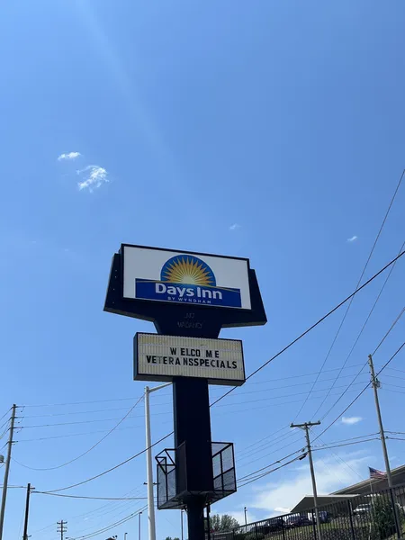 Days Inn by Wyndham Branson near Theatre District hotel detail image 2