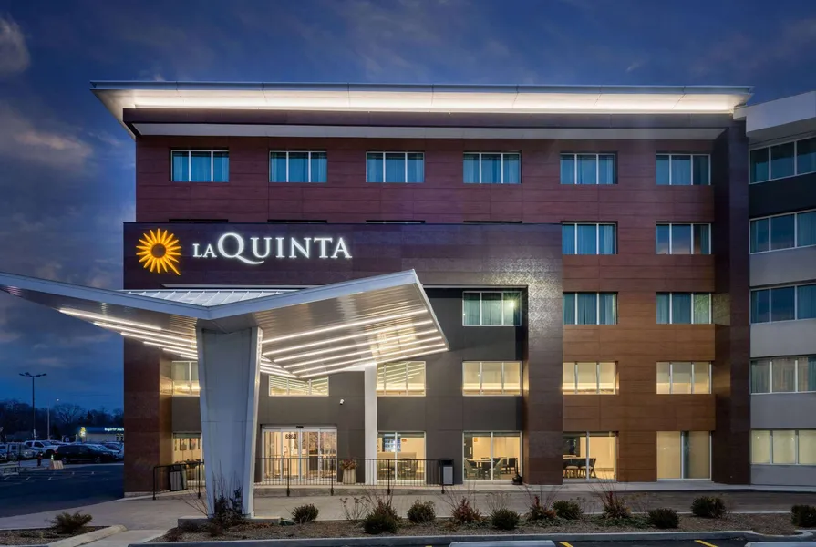 La Quinta by Wyndham Chicago O'Hare Airport hotel detail image 2