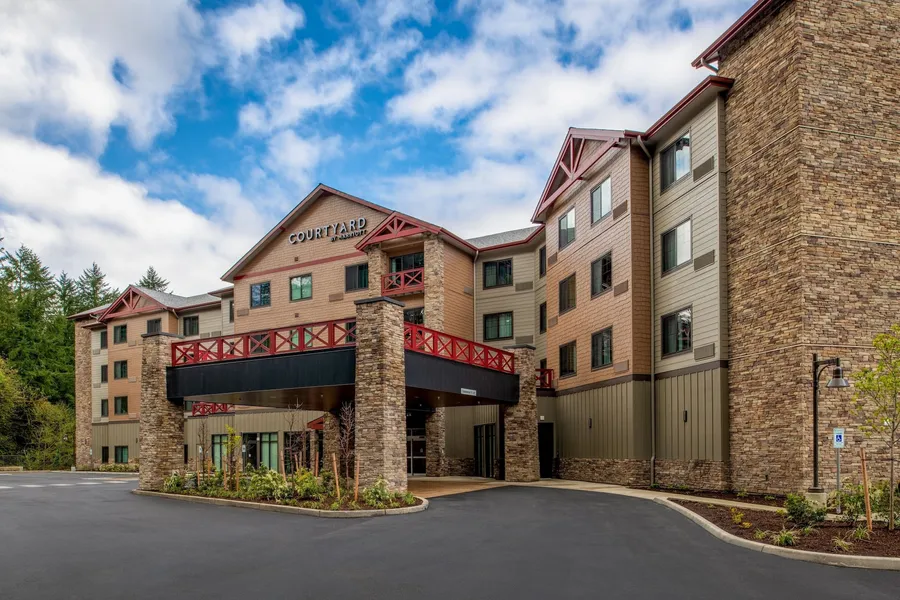 Courtyard By Marriott Olympia hotel detail image 2