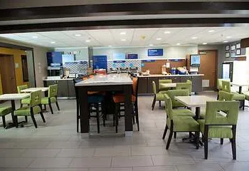 Holiday Inn Express and Suites Kingwood Medical Ce hotel thumbnail 7