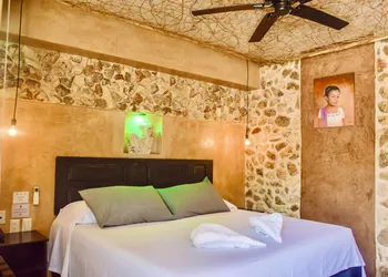Habitaciones Colonial Zaci hotel thumbnail 2