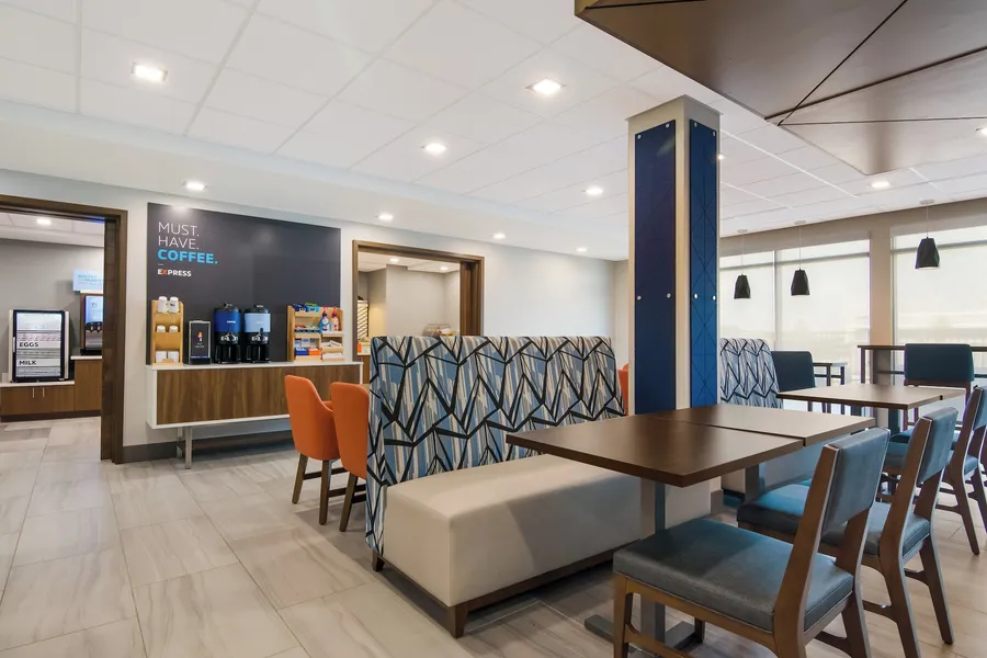 Holiday Inn Express & Suites Springdale Fayetteville Area by IHG hotel detail image 6