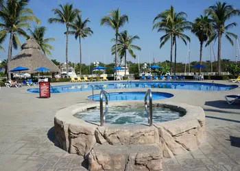 CONDOMINIO GRAND MARINA by TRVL2HM hotel thumbnail 5