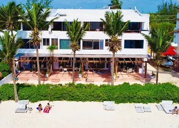 Punta Me Beach Suites hotel thumbnail 2