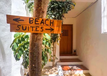 Punta Me Beach Suites hotel thumbnail 3