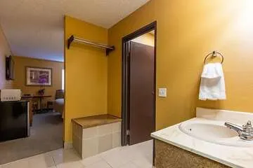 Sun Valley Suites hotel detail image 6
