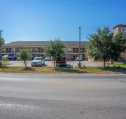 Moulton Inn & Suites By OYO Near Shiner TX hotel detail image 4