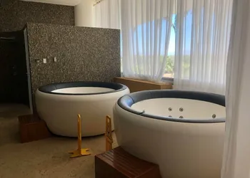 Condo Pnv By Trvl2hm hotel thumbnail 7
