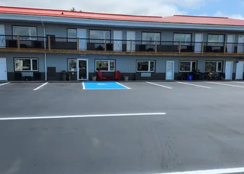 Outdoorsman Motel hotel thumbnail 2