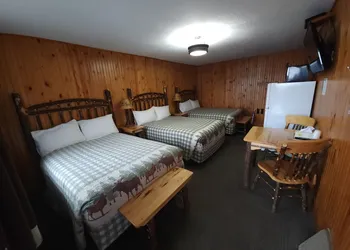 Outdoorsman Motel hotel thumbnail 6