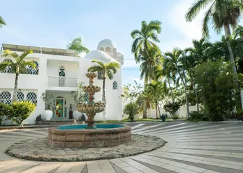 Casa Árabe hotel thumbnail 2