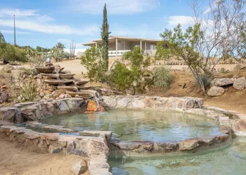 The Bungalows by Homestead Modern at The Joshua Tree Retreat Center hotel thumbnail 3