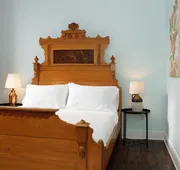 Bischoff Inn - Former 1870 Furniture Factory Now 5 Room Boutique Hotel hotel detail image 5