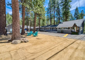 Adventure Lodge hotel thumbnail 8