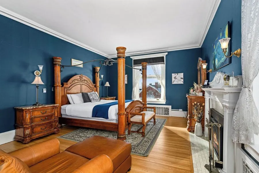 Historic Cotton Mansion Duluth Boutique Hotel hotel detail image 6