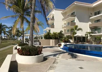 Condos SB hotel thumbnail 2