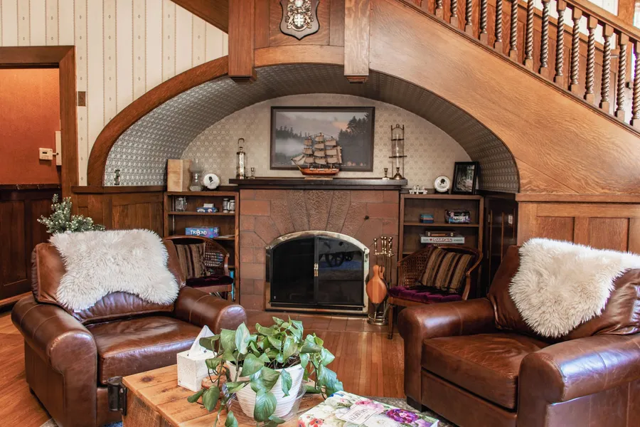 Historic GG Barnum Mansion by Heirloom Boutique Collection hotel detail image 6