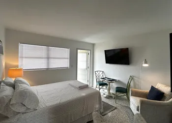 Casey Key Beach Condos hotel thumbnail 8