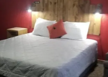 Tri-States Wood Inn hotel thumbnail 5