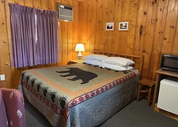 Cedars Motel hotel thumbnail 7