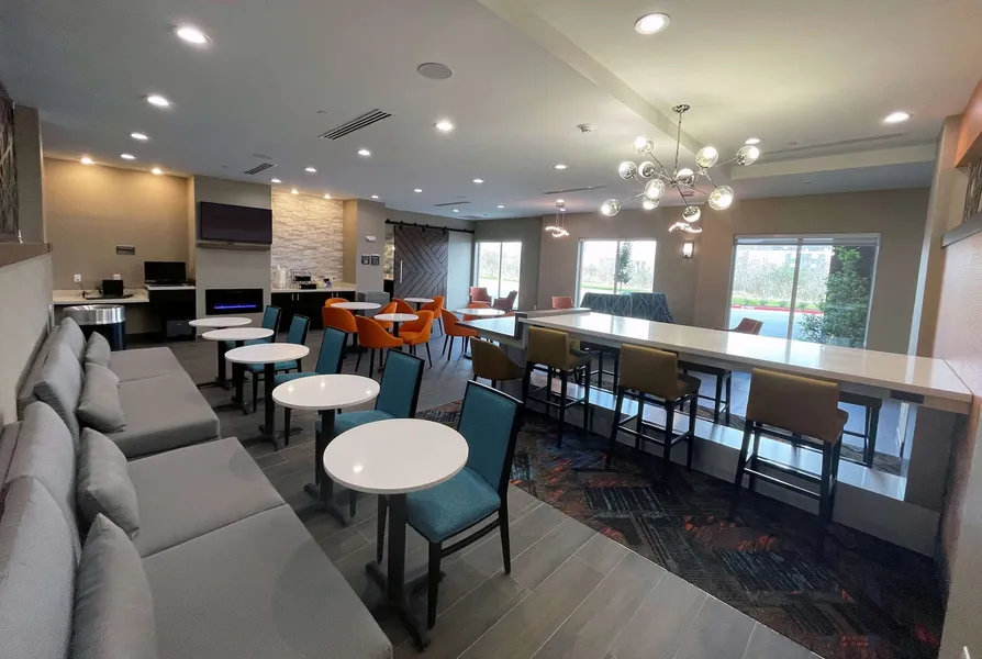 La Quinta Inn & Suites by Wyndham Sulphur (Lake Charles) hotel detail image 6