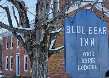 Blue Bear Inn hotel thumbnail 2