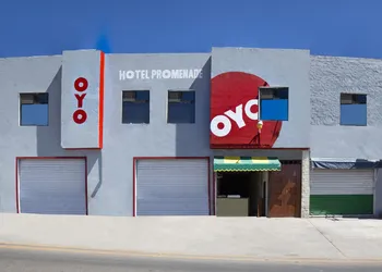 OYO Promenade hotel thumbnail 3