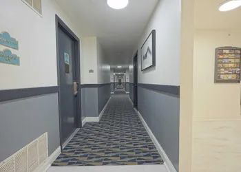 Greenwoods Inn & Suites hotel thumbnail 2