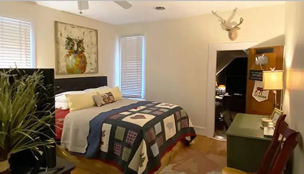 College Inn Bed and Breakfast hotel detail image 2