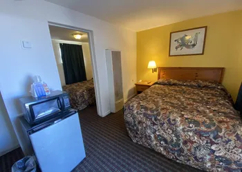 Ranger Motel hotel thumbnail 4