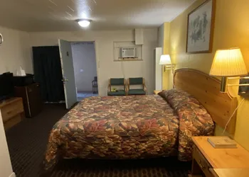 Ranger Motel hotel thumbnail 5
