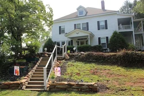 The Sautee Inn Bed & Breakfast hotel detail image 2