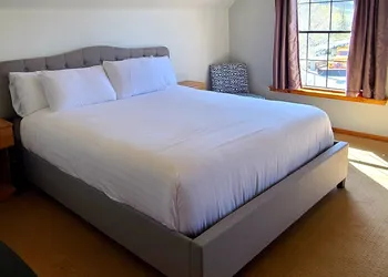 McGee Creek Lodge hotel thumbnail 3