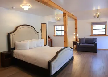 McGee Creek Lodge hotel thumbnail 7
