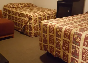 Midwest Country Inn hotel thumbnail 2