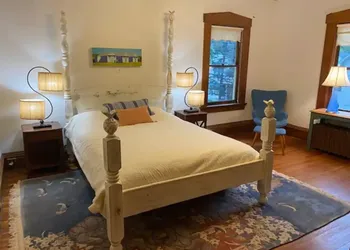Arts Inn hotel thumbnail 5