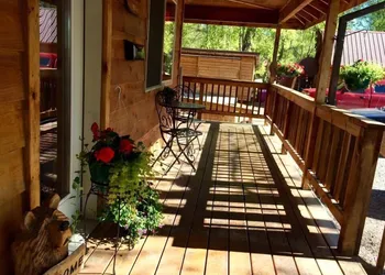 Lodge Suites at Susitna River Lodge hotel thumbnail 2