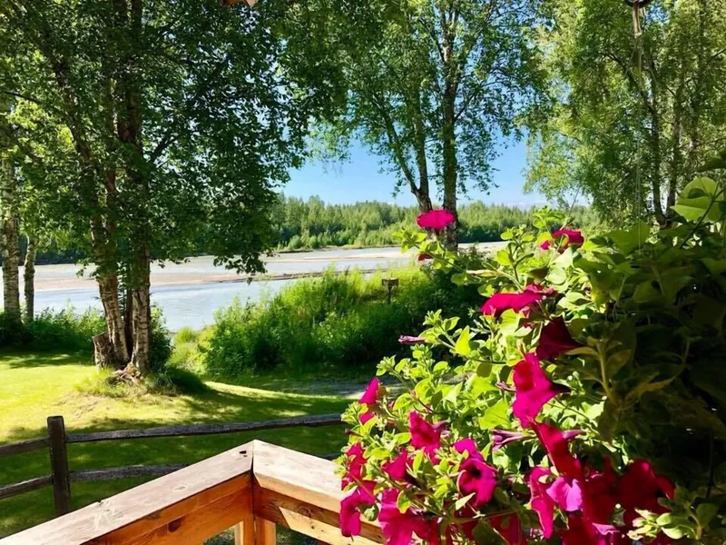 Lodge Suites at Susitna River Lodge hotel detail image 6