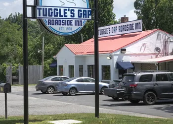 Tuggle's Gap Roadside Inn - Blue Ridge Parkway hotel thumbnail 5