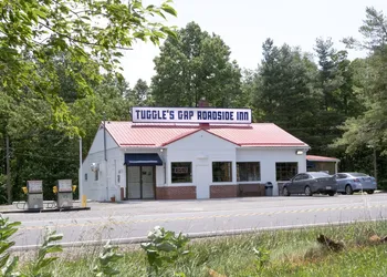 Tuggle's Gap Roadside Inn - Blue Ridge Parkway hotel thumbnail 6