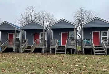 Roy's Cabins & Campgrounds hotel thumbnail 3