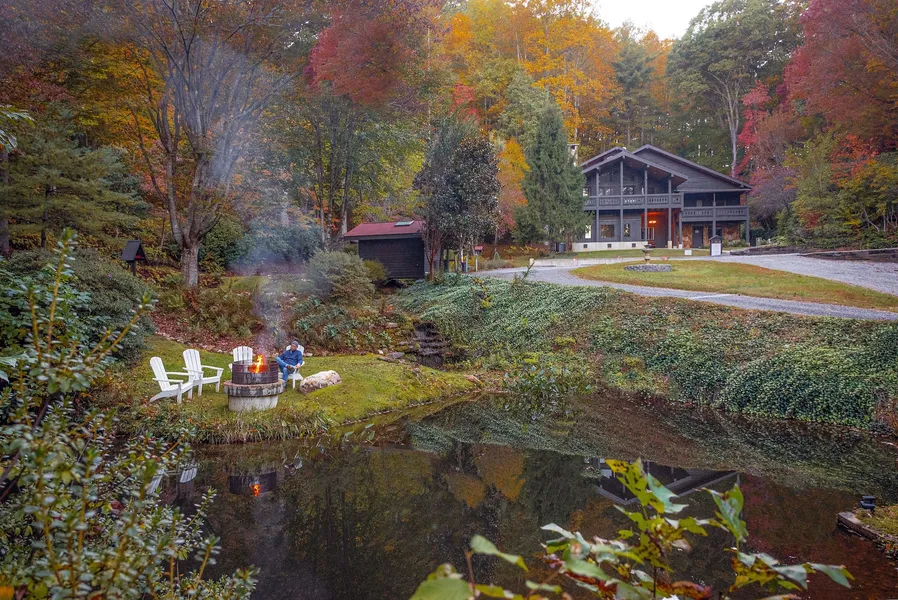 Outland Chalet & Suites Great Smoky Mountains hotel detail image 6