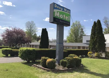 Deep Well Motel hotel thumbnail 2