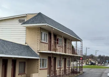 Deep Well Motel hotel thumbnail 4