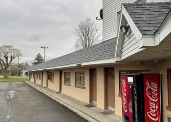 Deep Well Motel hotel thumbnail 6