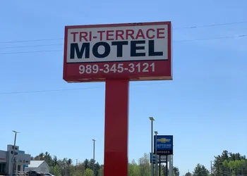 Tri Terrace Motel hotel thumbnail 7