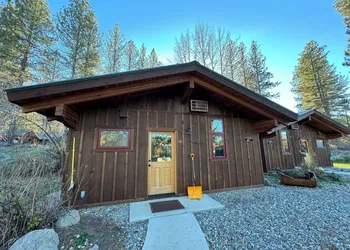 Chewuch Inn and Cabins hotel thumbnail 4