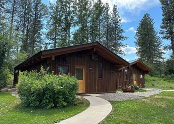 Chewuch Inn and Cabins hotel thumbnail 5