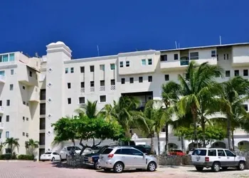 Cancun Plaza Condo Hotel hotel thumbnail 2