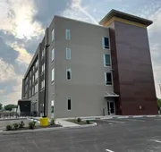 La Quinta Inn & Suites by Wyndham Manchester / Arnold AFB hotel detail image 4
